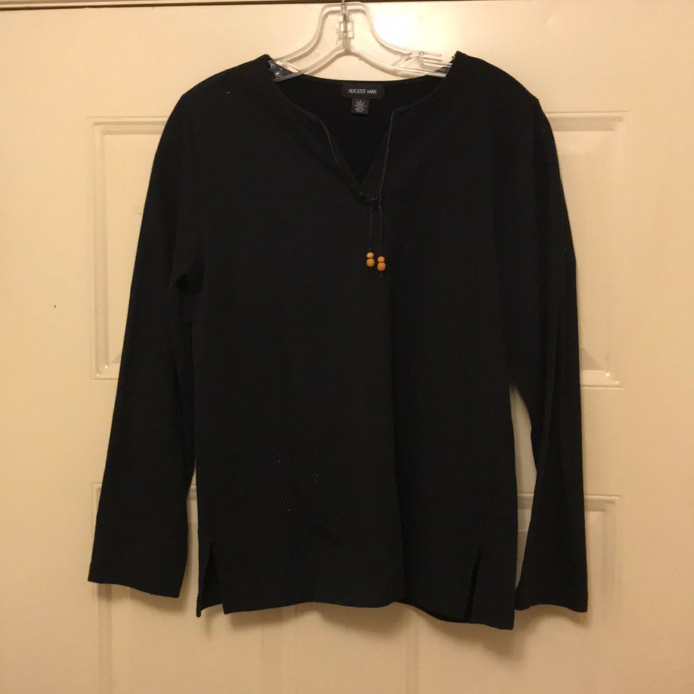August Max top